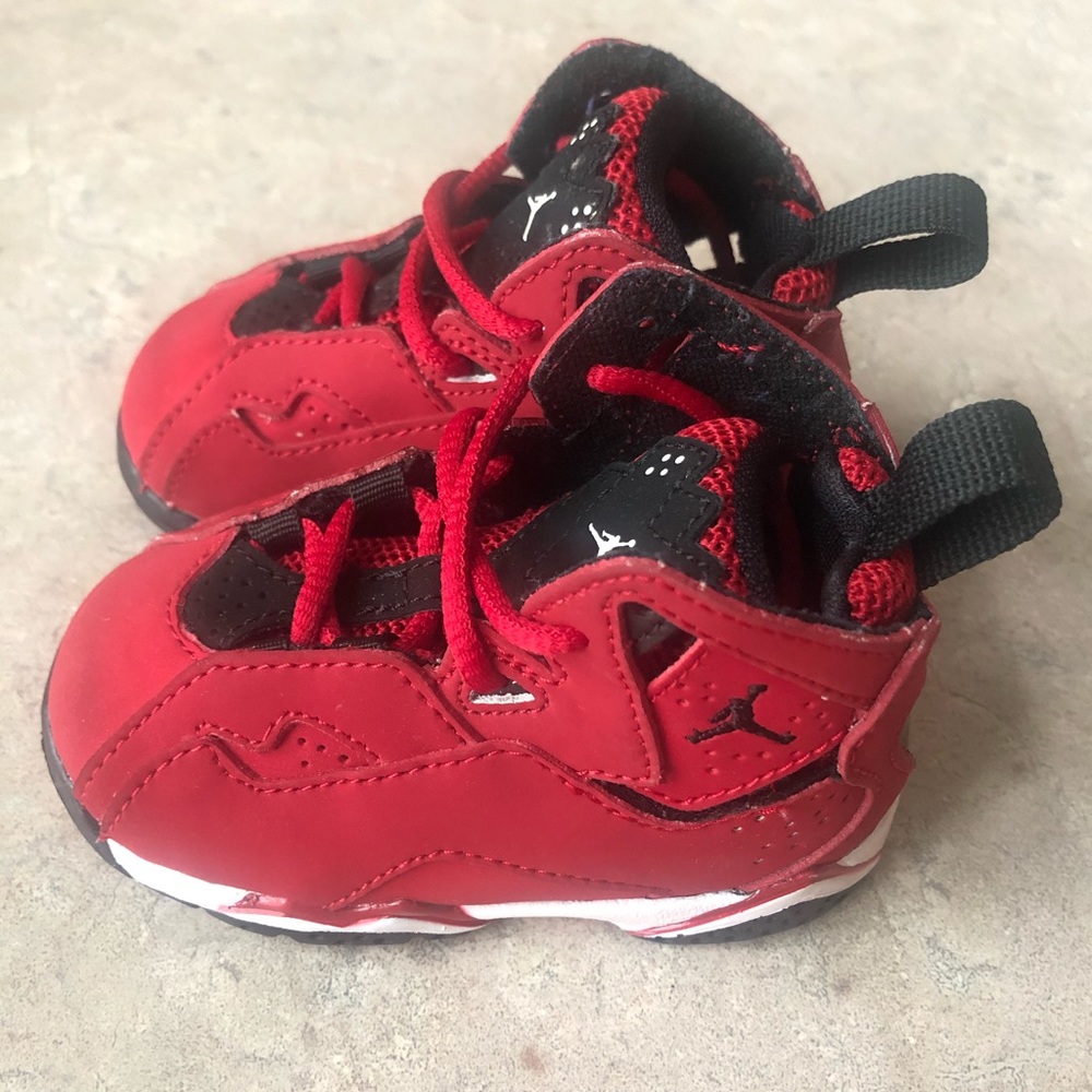 🌈 JORDAN 7 SE (4C)